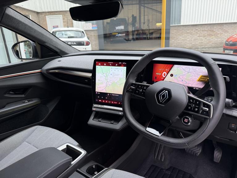 Used Renault Scenic E-Tech BT74XYJ 17