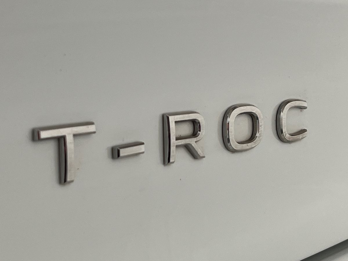 2025 Volkswagen T-Roc thumbnail 23
