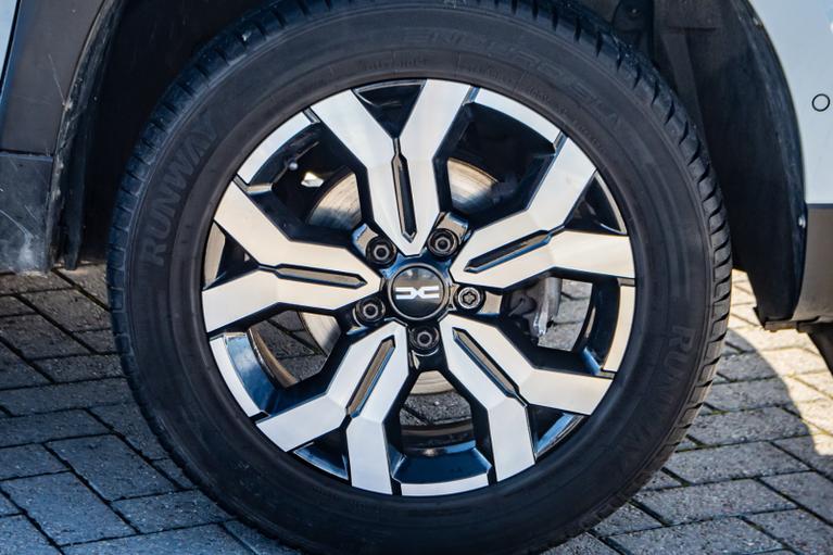 Used Dacia Duster WU23MXE 8