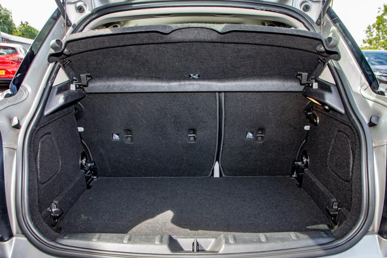 Used MINI HATCHBACK WN73KTF 16