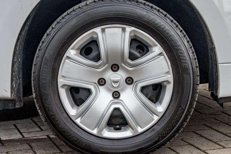 Used Dacia Sandero KY69CWW 8