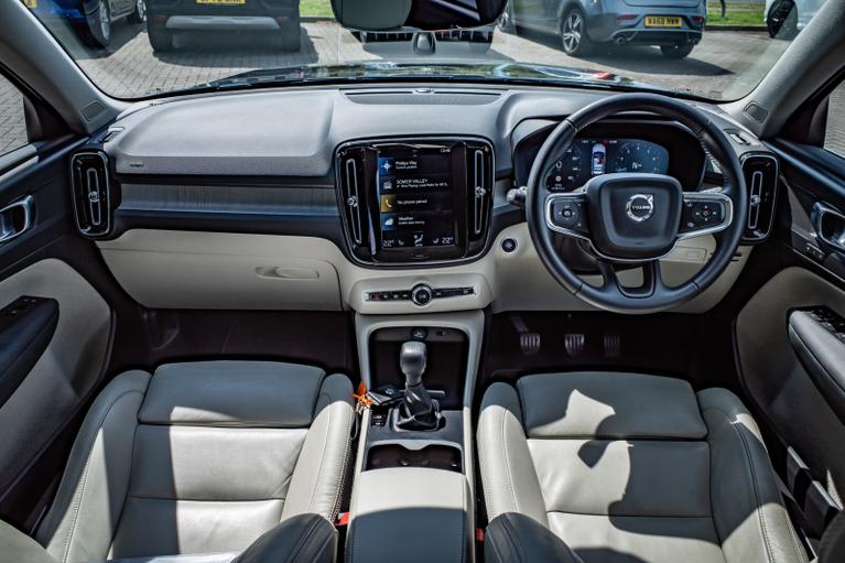 Used Volvo XC40 FX21OHA 10