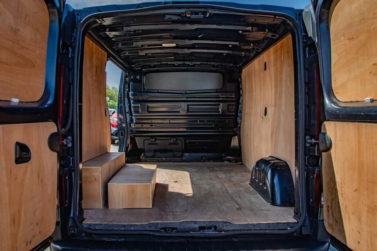 Used Renault Trafic DL72FHK 17