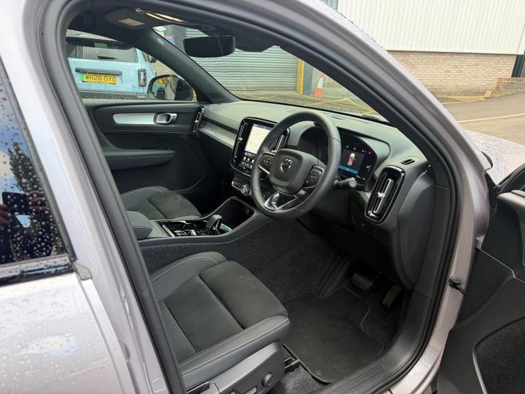 Used Volvo XC40 CV26FDM 10