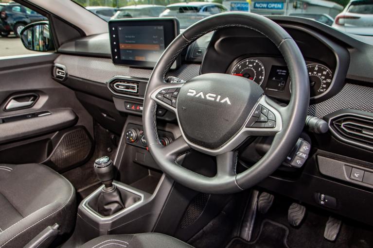 Used Dacia Sandero WN73TVJ 13
