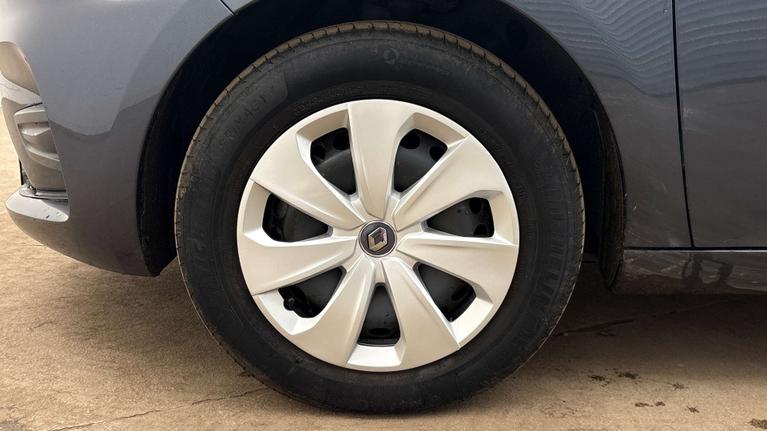 Used Renault ZOE NJ22HFE 14