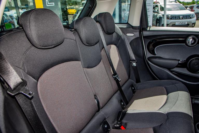 Used MINI HATCHBACK WN73KTF 15