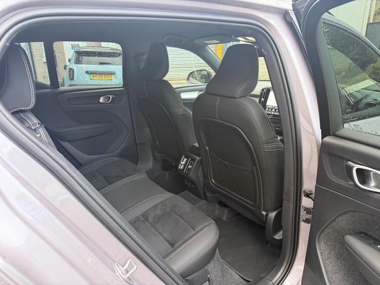 Used Volvo XC40 CV26FDM 9
