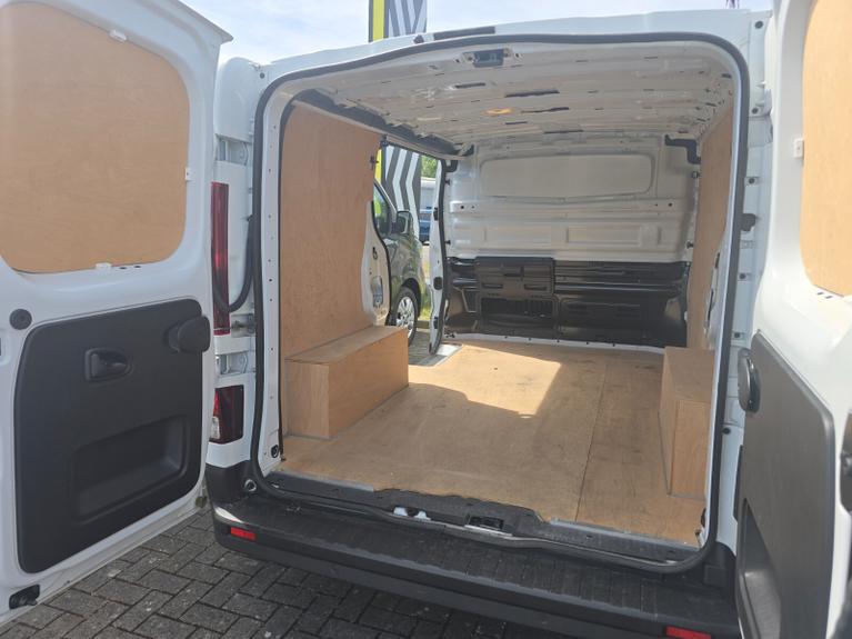 Used Renault Trafic WM74VGO 10