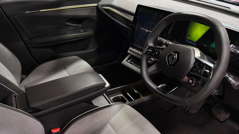 Used Renault Scenic E-Tech YH74RZW 13