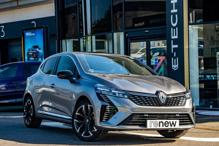 Used Renault Clio WP25UGE 1