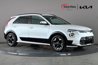 Used 2022 Kia Niro 64.8 kWh 4 White Pearl at Kia Motors UK