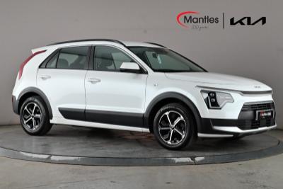 Used 2023 Kia Niro 1.6 GDi HEV 2 White Pearl at Kia Motors UK