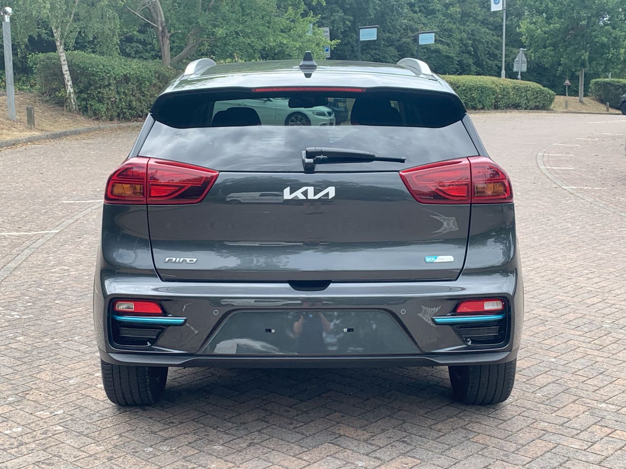 KIA eNiro 64 kWh 3 in Interstellar Grey £37,500