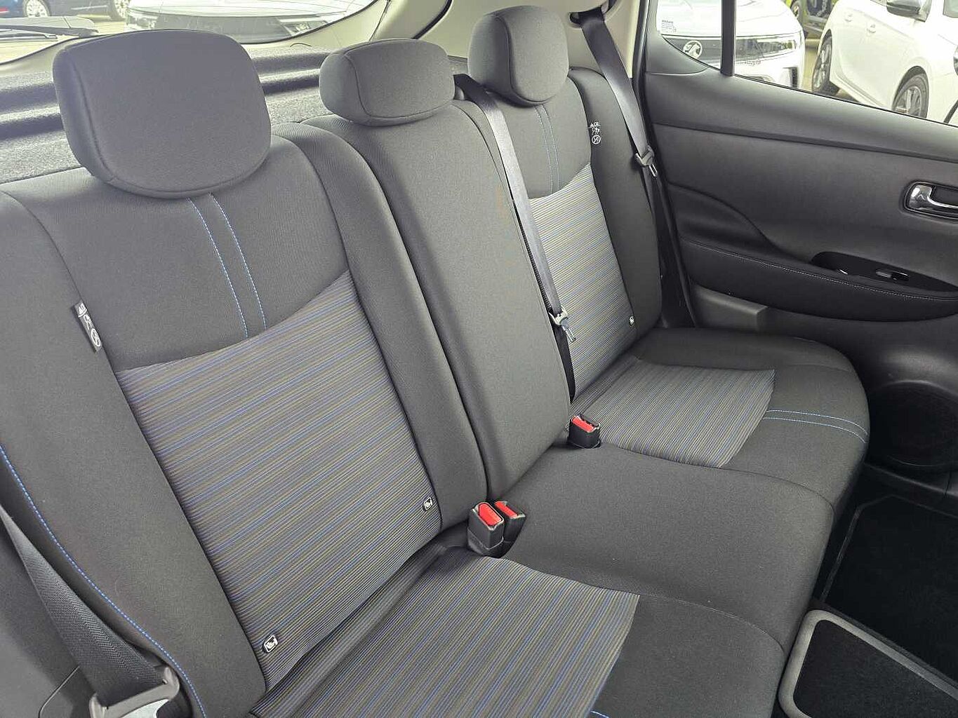Nissan Leaf Photo 17
