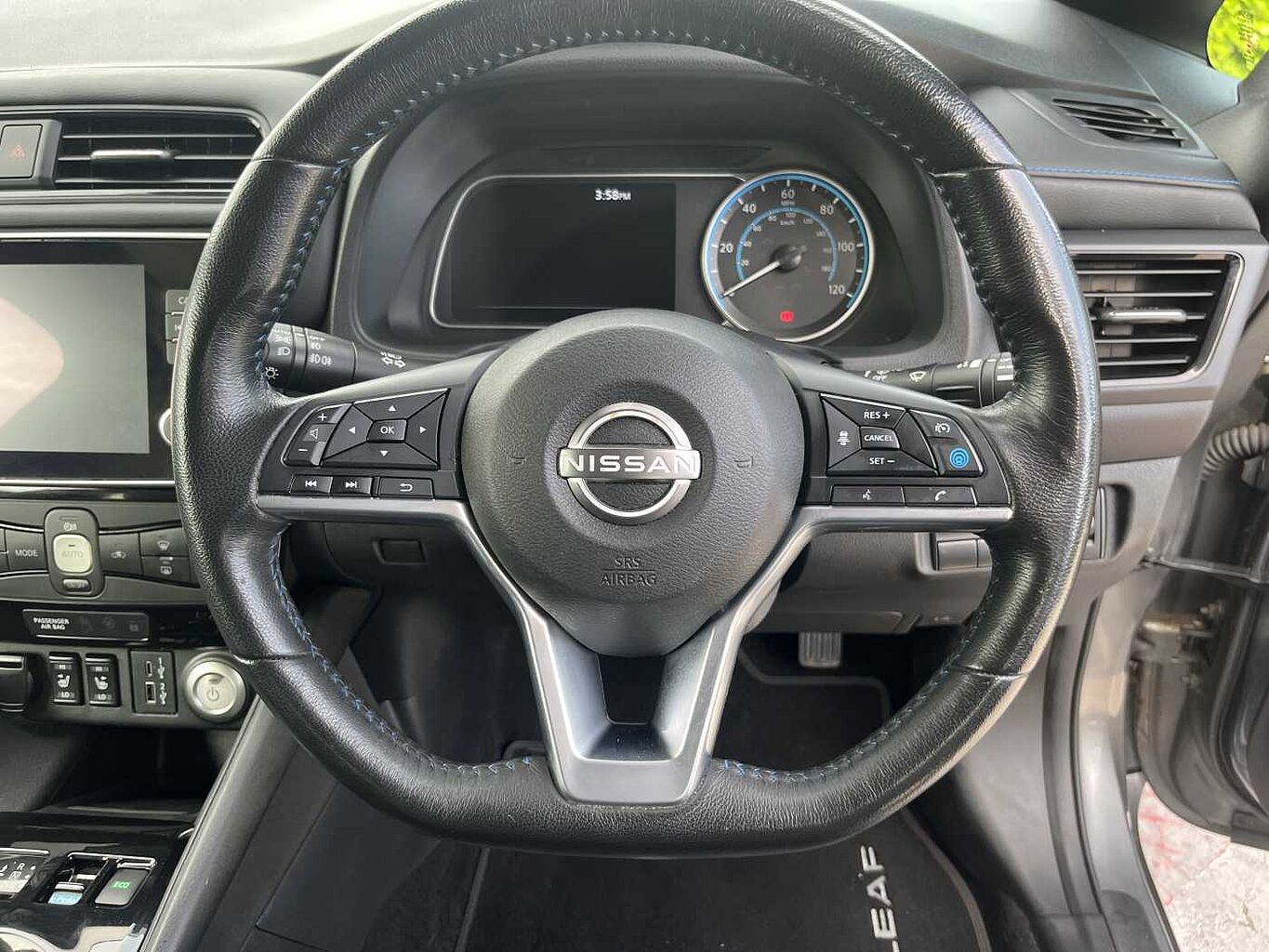 Nissan Leaf Photo 20