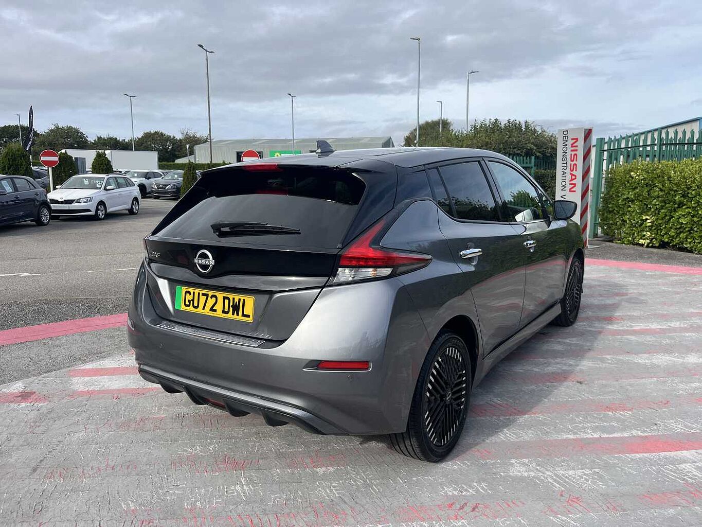 Nissan Leaf Photo 3