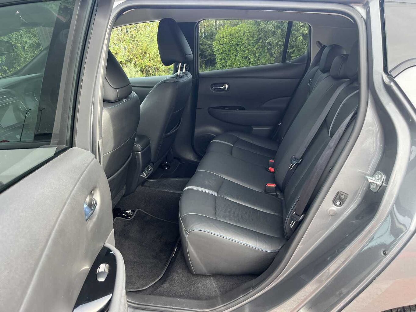 Nissan Leaf Photo 11