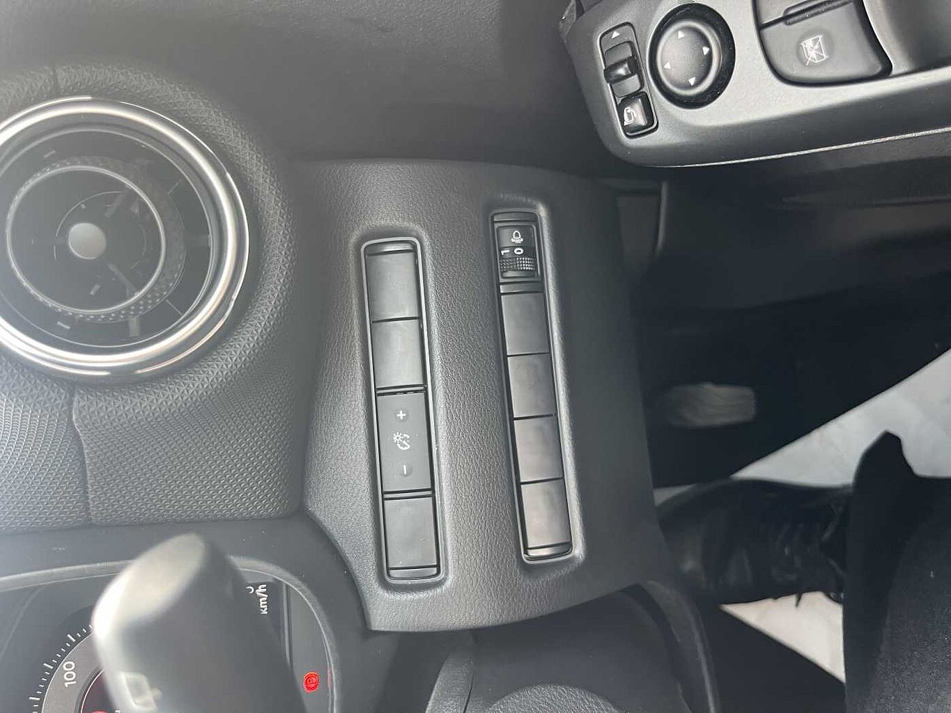 Nissan Juke Photo 24
