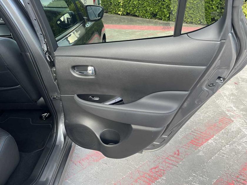 Nissan Leaf Photo mod-83f6e8f4971615f3fd48deaab49da3d6d00b8301.jpg