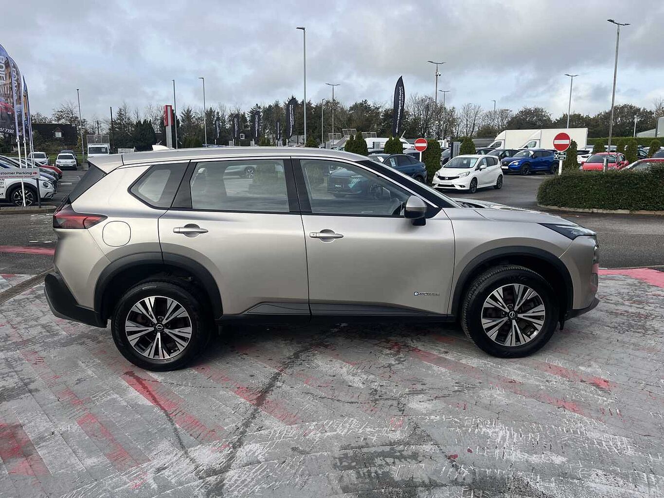 Nissan X-trail Station Wagon Photo 3