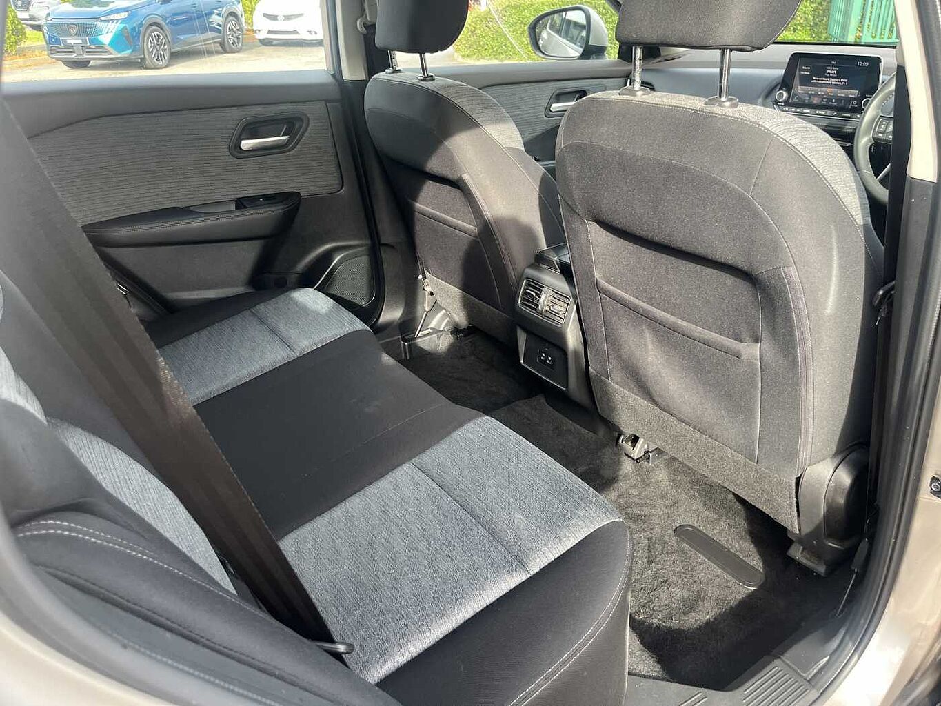 Nissan X-trail Station Wagon Photo 14