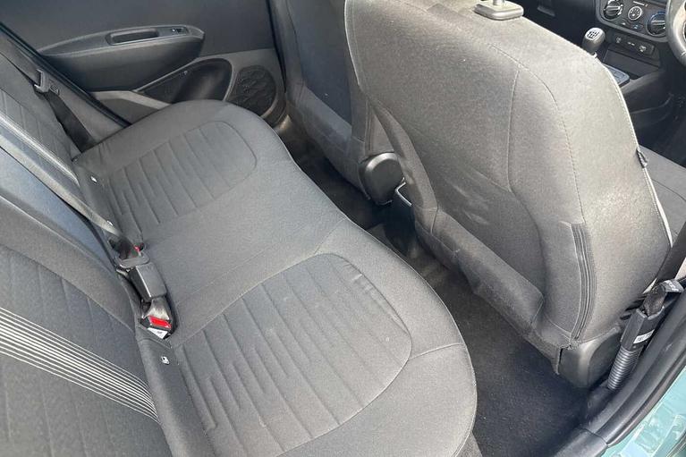 Used Hyundai i10 WP74MYA 12
