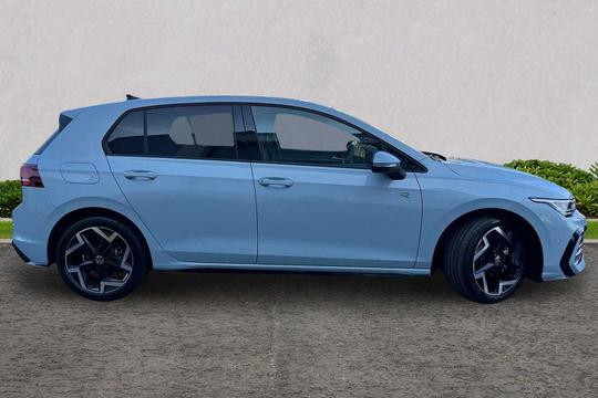 Volkswagen Golf Photo modix-06fc949a5c174bb2940d53164f36cf28c42a288f.jpg