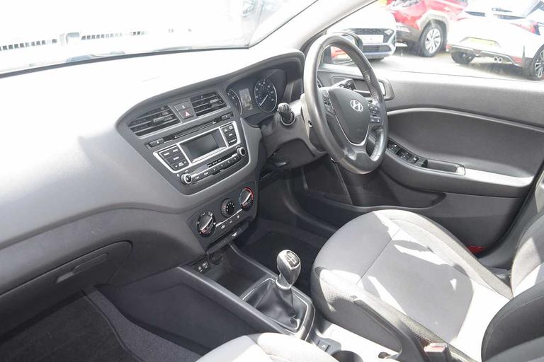 Used Hyundai i20 GX18OPC 12