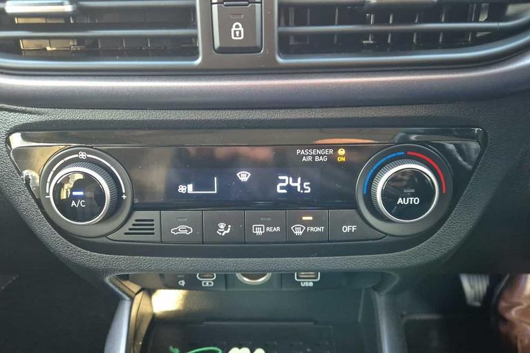 Used Hyundai i10 DN73BYC 16