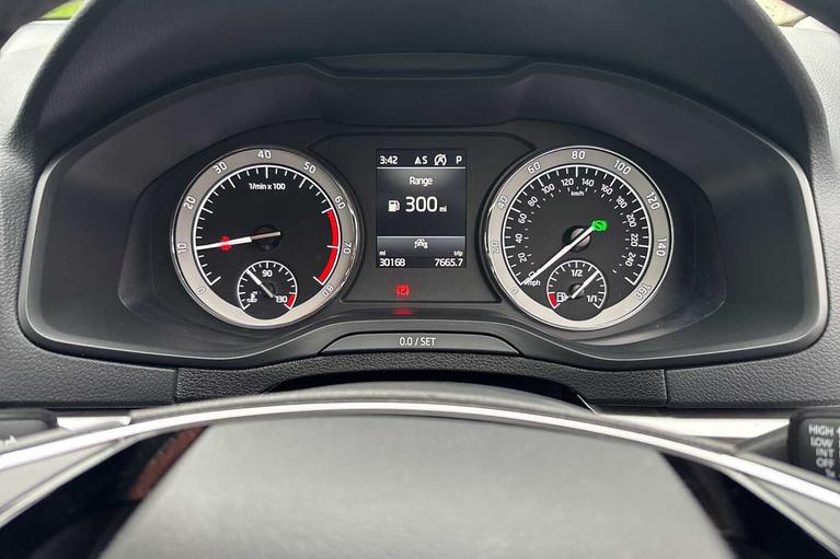 Used Skoda Karoq WU72UBN 18