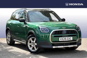 Used 2025 MINI Countryman 1.5 C Exclusive 5dr Auto Met Green with a Black Roof