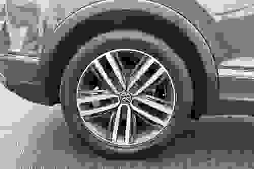 Volkswagen Tiguan Photo modix-0cc9c092f2ef365951d67a7dda67f12d42532a47.jpg