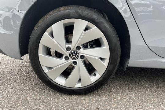 Volkswagen Golf Photo modix-0f52ce1cf7280dfc097553f04c894ad8954ce2f2.jpg