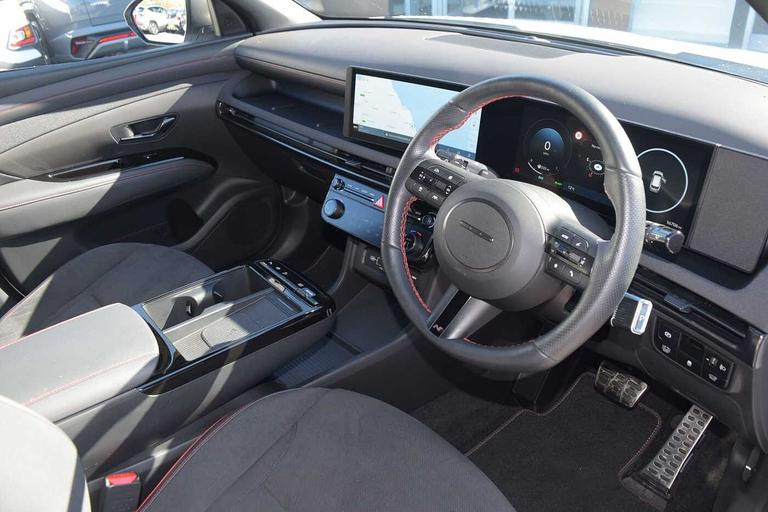 Used Hyundai TUCSON WJ25JXF 16