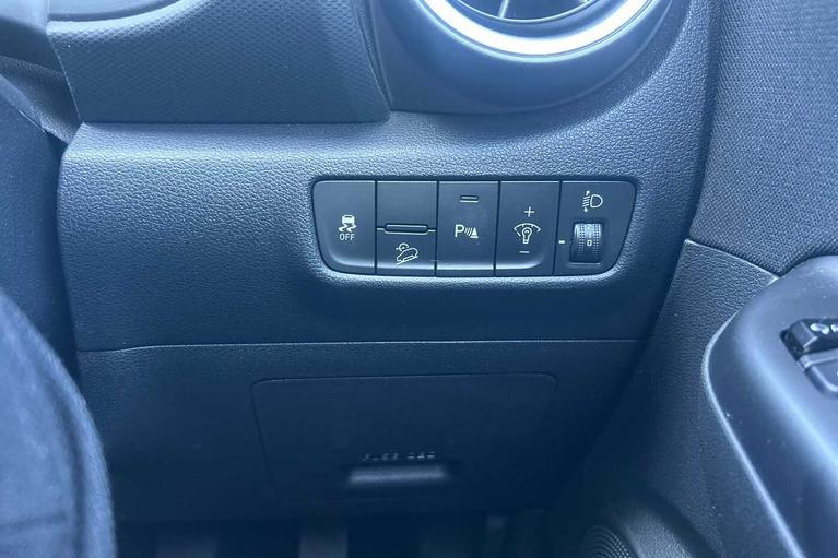 Used Hyundai KONA CU22XZF 11