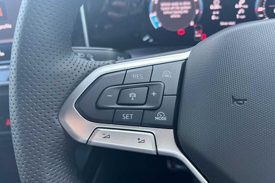 Volkswagen Golf Photo modix-1301b3ab6cdded3f9a5cde8feecbff8bb3a0d85a.jpg