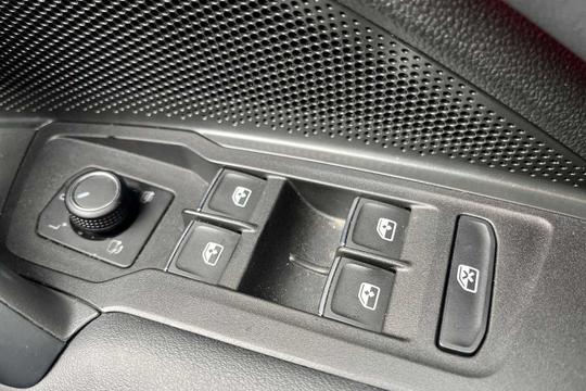 Volkswagen Tiguan Photo modix-135dd735af08bbc6d1f602be4278bdc91dc333f7.jpg