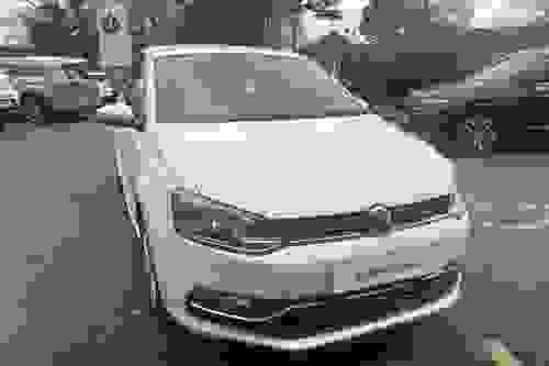 Volkswagen Polo Hatchback Photo modix-151d4c461ee92d3752956dc4b07e9556a8573096.jpg