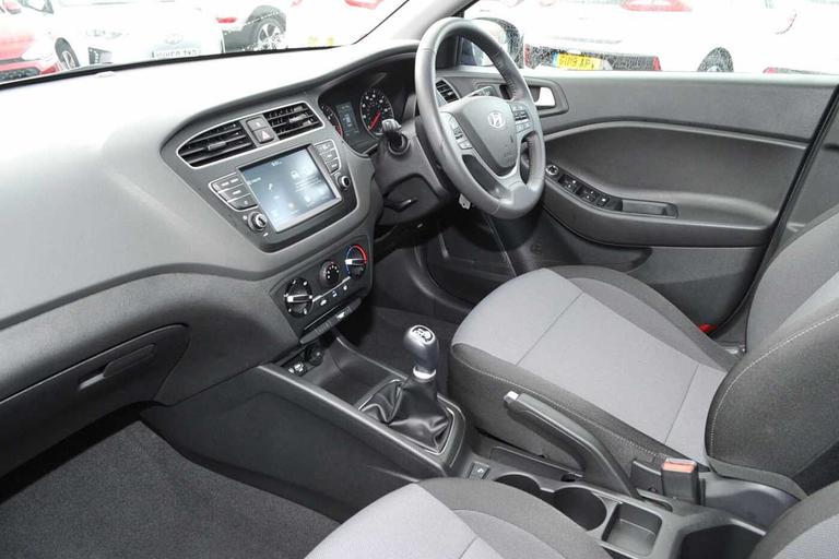 Used Hyundai i20 GV68WDR 2