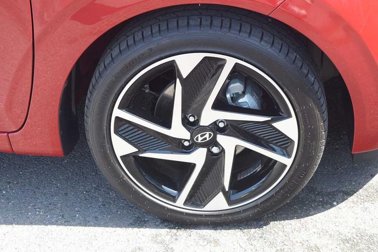 Used Hyundai i10 AU73WHP 6