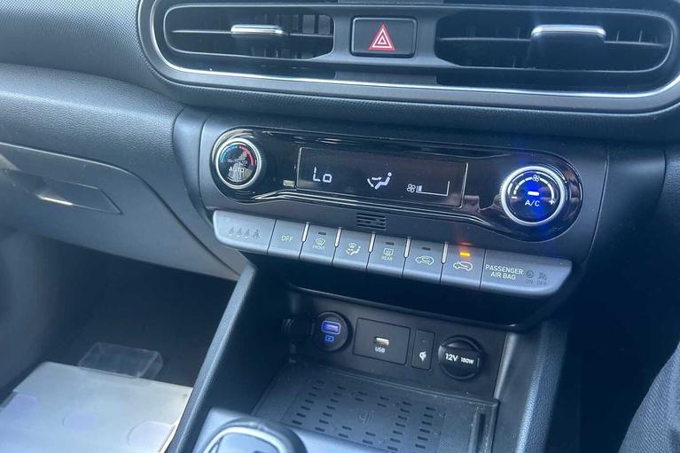 Used Hyundai KONA CU22XZF 16