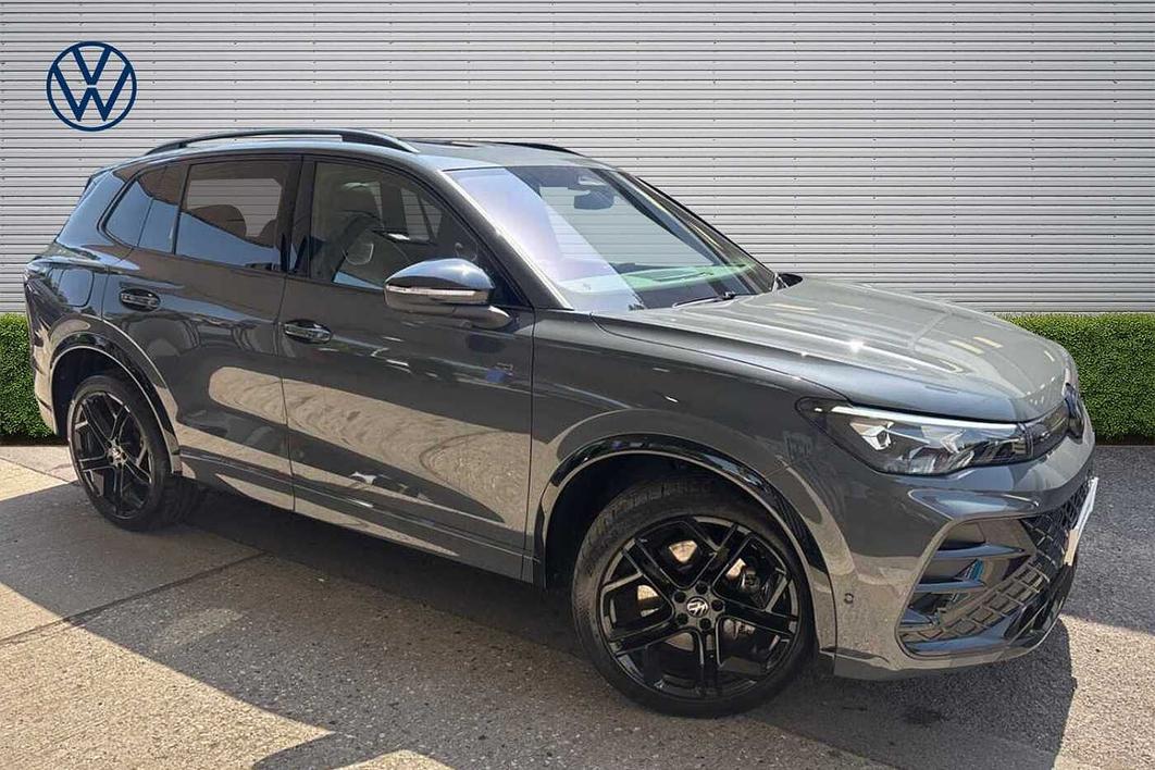 Volkswagen Tiguan 2.0 TSI 265 4Motion Black Edition 5dr DSG **PANO ROOF*HARMON-KARDON**