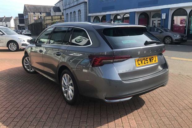 Used Skoda Octavia CV25WPJ 3