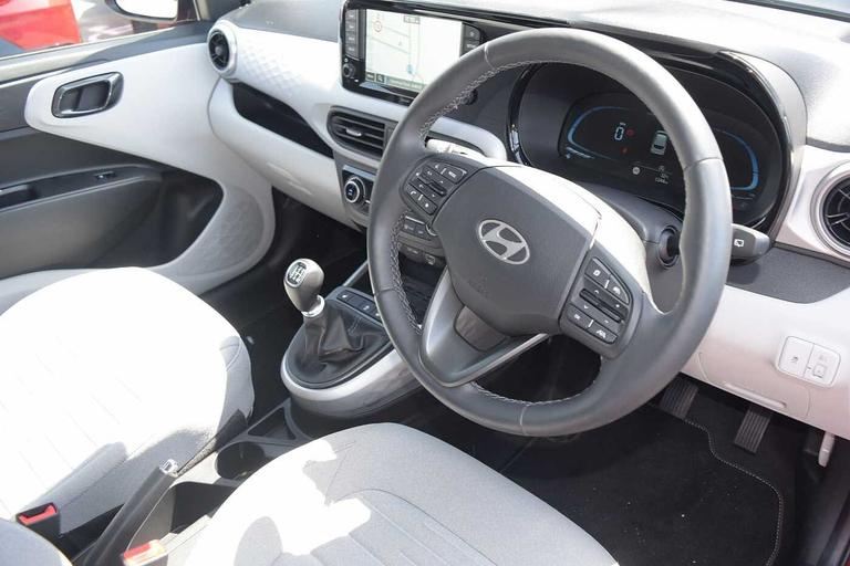 Used Hyundai i10 AU73WHP 17