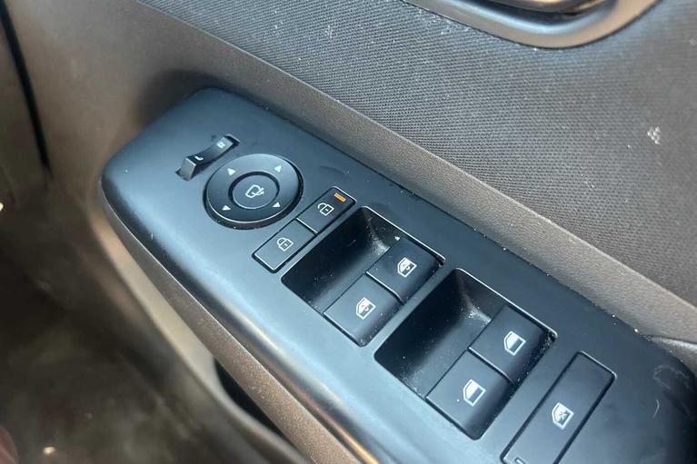 Used Hyundai KONA VK25XSR 17