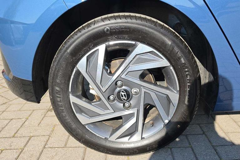 Used Hyundai i20 RY25AXW 9
