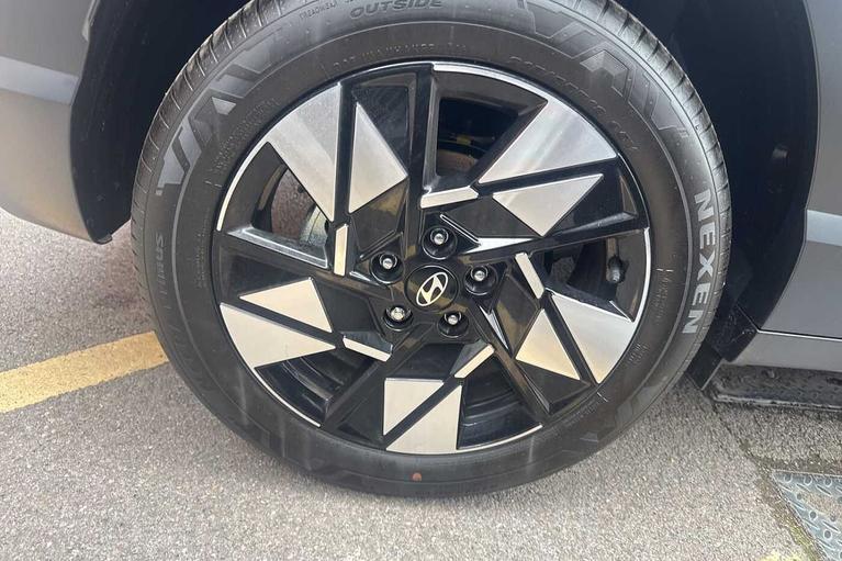 Used Hyundai KONA WR26OSD 9