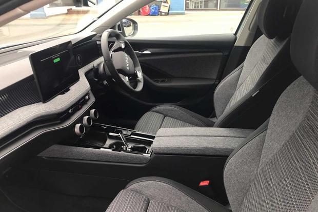 Used Skoda Superb CV25XYF 2