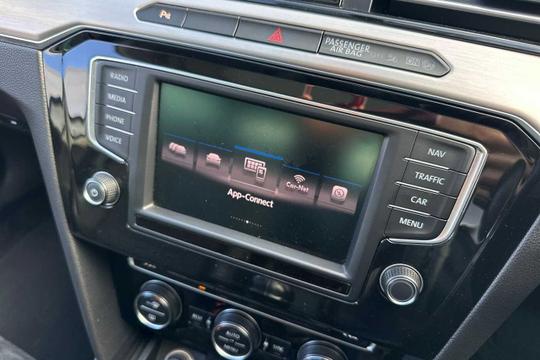 Volkswagen Passat Photo modix-229a092bc5eb25a402cb3b735560bc3a6778b9b4.jpg